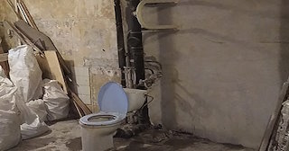 Демонтаж сантехкабины в панельном доме - цена от 1055 рублей | Сварной-Нвш